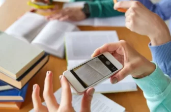 Erschwingliche Smartphones für Studenten und Teenager